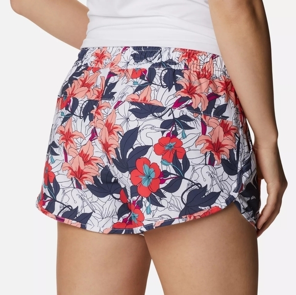 Columbia Bogata Bay Stretch Floral Printed Shorts NWT size XL - Picture 2 of 15